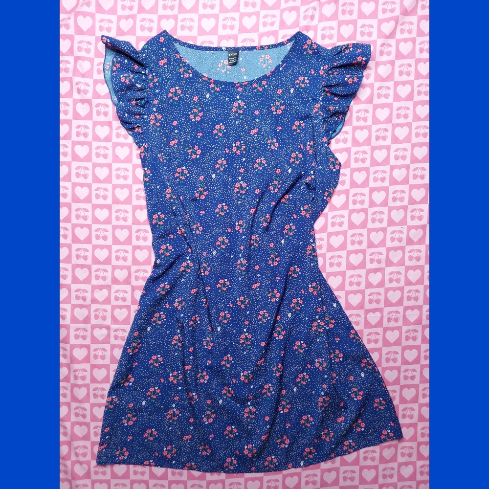 Floral Navy Blue dress with ruffled shoulders. SHEIN